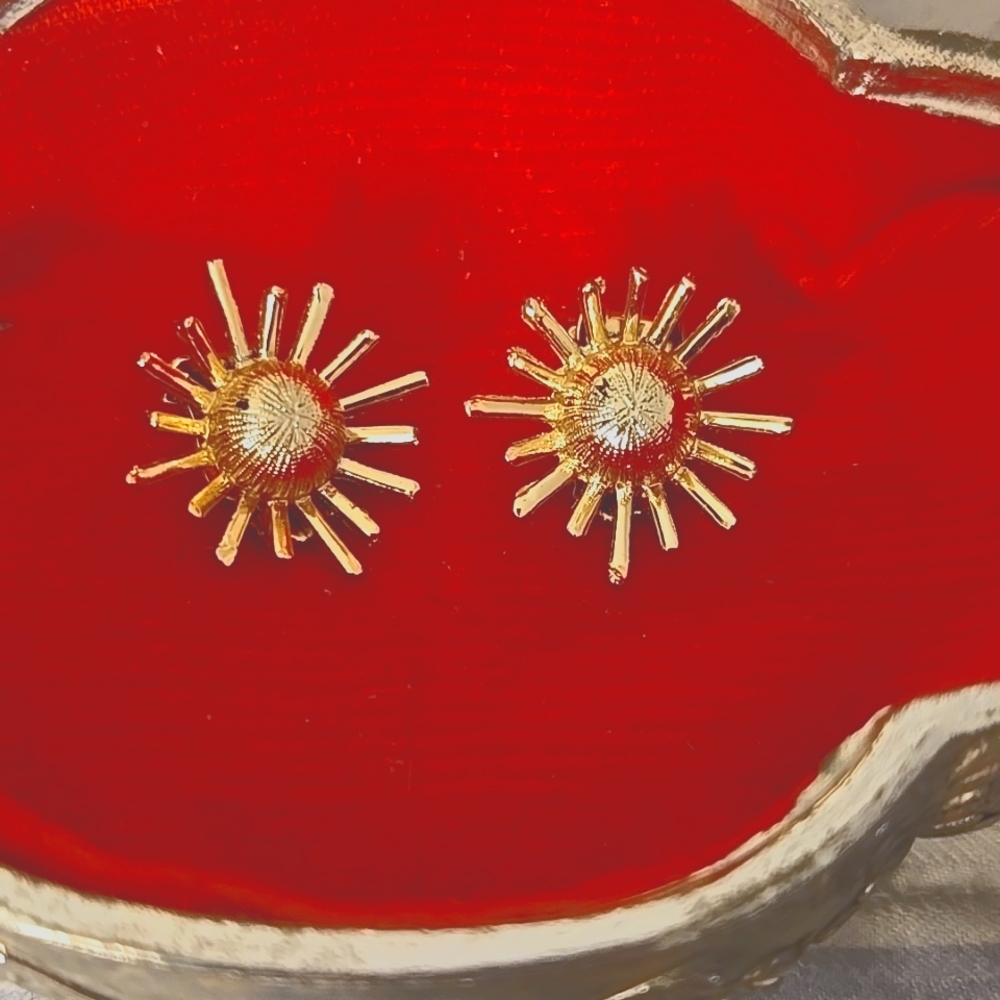 Vintage Gold Toned Sun and/or Star Clip-on Earrings